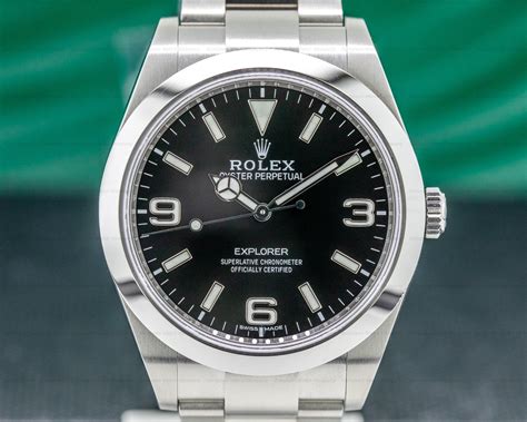 why is yhe explorer 1 rolex always in black|rolex explorer 39mm price.